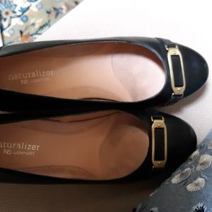 Naturaluzer N5 Comfort Black Leather Low Heels 9 Buckle Accent